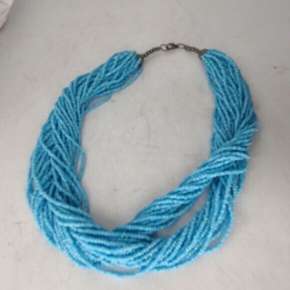 Necklace of many strands of turquoise‎ seed beads - Picture 3 of 6